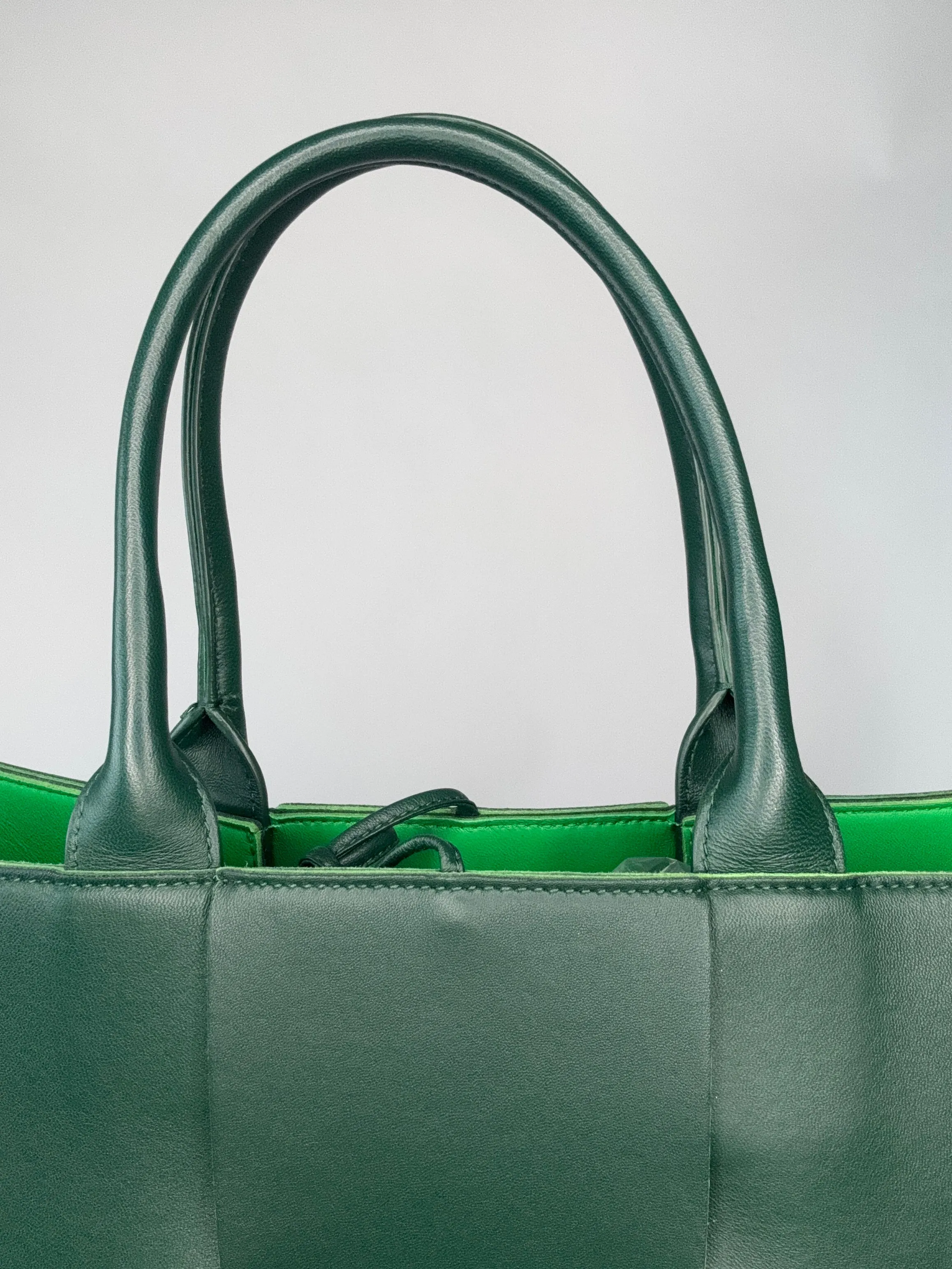 Bottega Veneta Small Green Arco Bag With Pouch