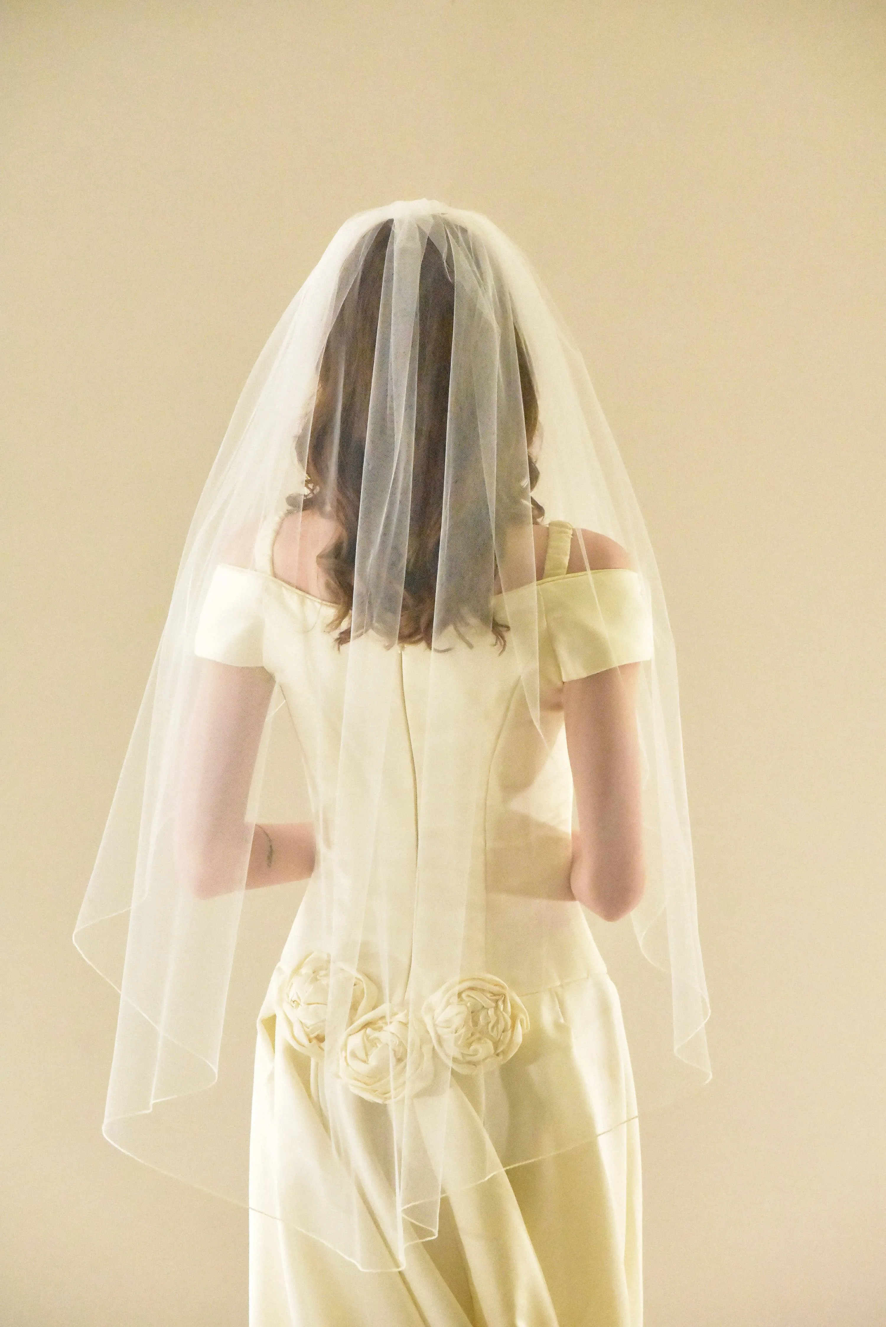 Classic Cut Fingertip Veil with Pencil Edge