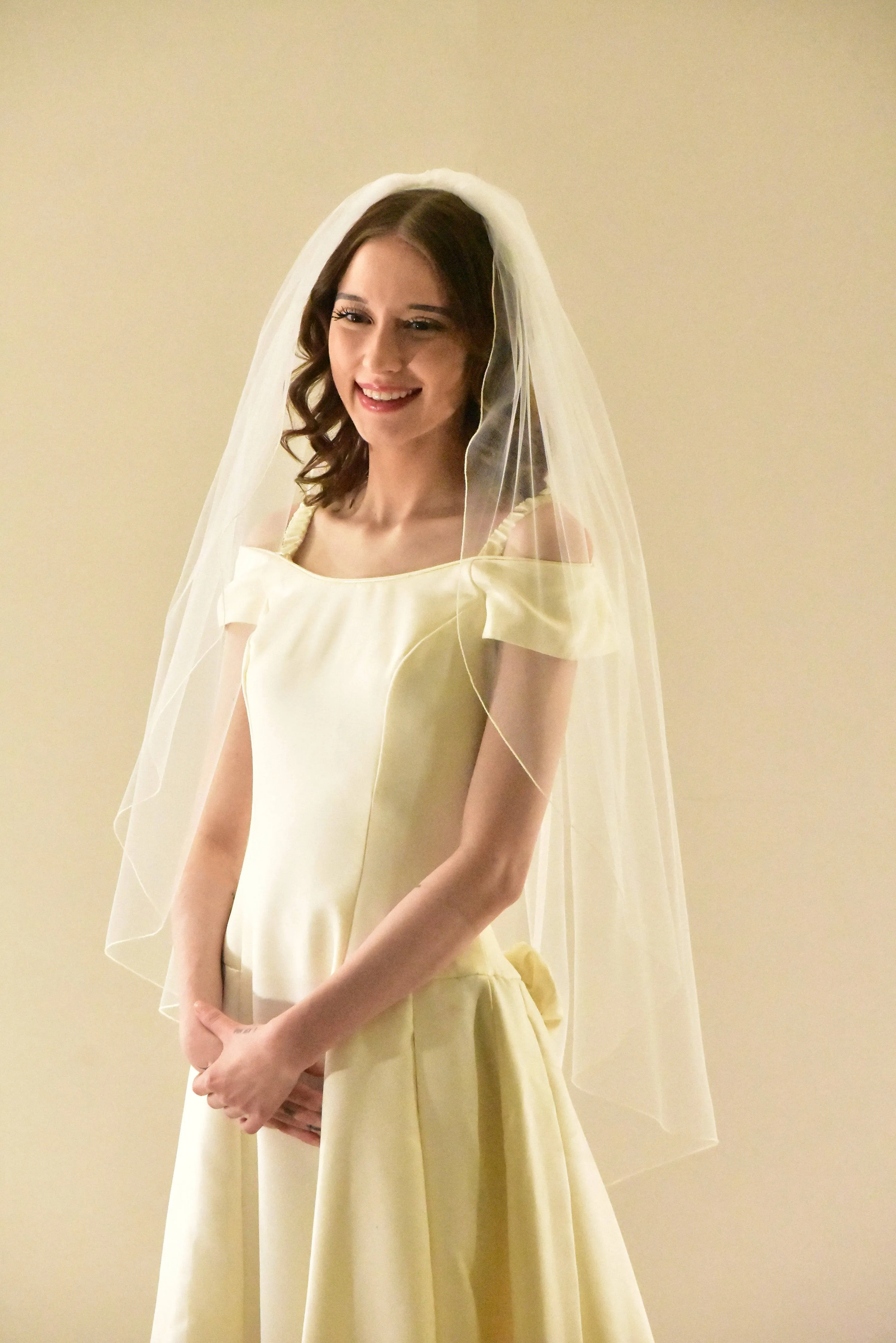Classic Cut Fingertip Veil with Pencil Edge